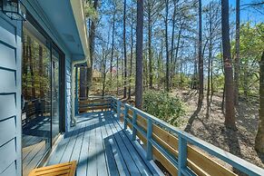 Inviting Columbus Home w/ Deck: 7 Mi to Downtown!