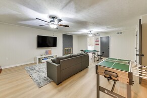 Inviting Columbus Home w/ Deck: 7 Mi to Downtown!