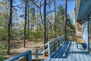 Inviting Columbus Home w/ Deck: 7 Mi to Downtown!