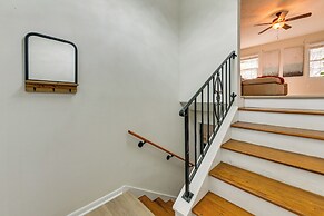 Inviting Columbus Home w/ Deck: 7 Mi to Downtown!