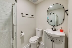 Inviting Columbus Home w/ Deck: 7 Mi to Downtown!