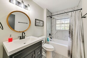 Inviting Columbus Home w/ Deck: 7 Mi to Downtown!