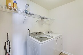 Pet-friendly Ladson Home: 23 Mi to Charleston!