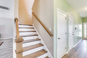 Pet-friendly Ladson Home: 23 Mi to Charleston!