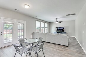 Pet-friendly Ladson Home: 23 Mi to Charleston!