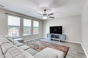 Pet-friendly Ladson Home: 23 Mi to Charleston!