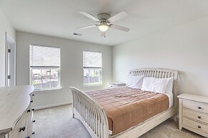 Pet-friendly Ladson Home: 23 Mi to Charleston!