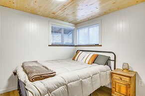 Updated Wellston Cabin, Walk to Lake Beach + Dock!