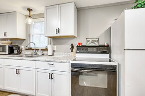 Updated Wellston Cabin, Walk to Lake Beach + Dock!