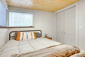 Updated Wellston Cabin, Walk to Lake Beach + Dock!