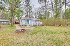 Cozy Wellston Cabin - Walk to Crystal Lake!