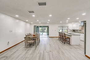 Port Charlotte Retreat w/ Lanai + Private Pool!