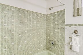 Port Charlotte Retreat w/ Lanai + Private Pool!