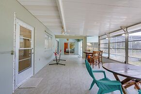 Port Charlotte Retreat w/ Lanai + Private Pool!