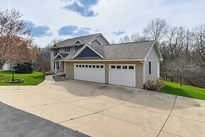 Rock Island Home w/ Private Yard & Fire Pit Table!