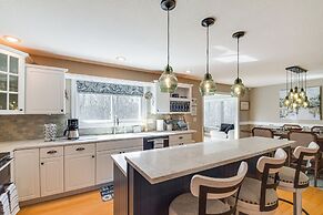 Rock Island Home w/ Private Yard & Fire Pit Table!