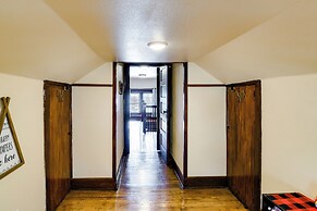 Charming Winterset Vacation Rental w/ Yard & Patio