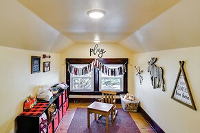 Charming Winterset Vacation Rental w/ Yard & Patio