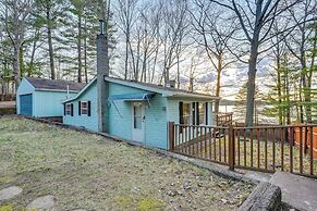 Cottage w/ Deck & Bluff Lake Views: Walk to Beach!