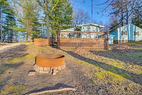 Cottage w/ Deck & Bluff Lake Views: Walk to Beach!