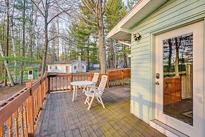 Cottage w/ Deck & Bluff Lake Views: Walk to Beach!