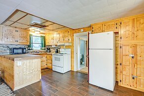 Cottage w/ Deck & Bluff Lake Views: Walk to Beach!