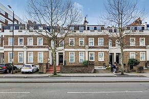 Wonderful Shepherds Bush Gem