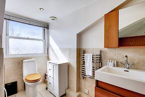 Wonderful Shepherds Bush Gem