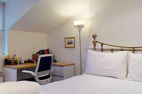 Wonderful Shepherds Bush Gem