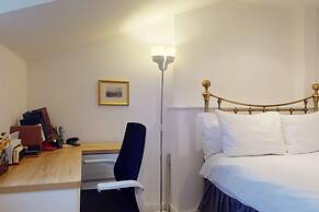 Wonderful Shepherds Bush Gem