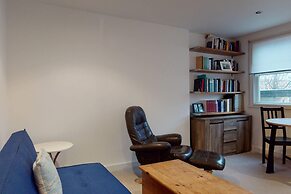 Wonderful Shepherds Bush Gem