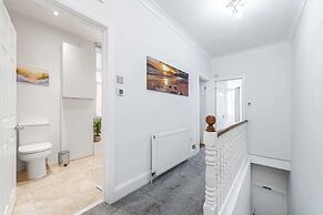 Bright West Ealing Abode