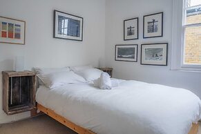 Bright Stockwell Apartment