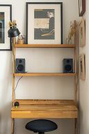 Bright Stockwell Apartment