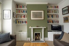 Bright Stockwell Apartment