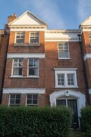 Bright Stockwell Apartment