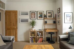 Bright Stockwell Apartment