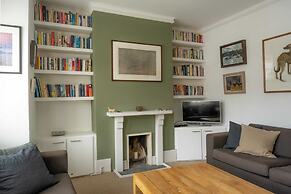 Bright Stockwell Apartment