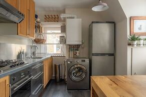 Bright Stockwell Apartment