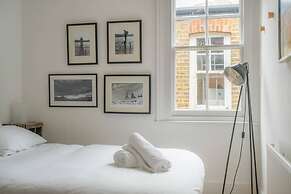 Bright Stockwell Apartment