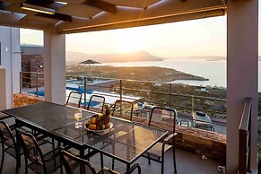 A Gorgeous Villa in Kokkino Horio