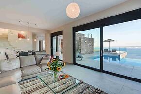 A Gorgeous Villa in Kokkino Horio