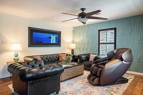 Lamar Suites by Avantstay 2 Homes w/ Shared Pool