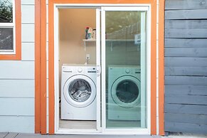 Lamar Suites by Avantstay 2 Homes w/ Shared Pool