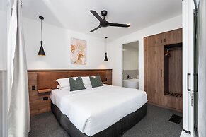 Clare Hillside Apartments