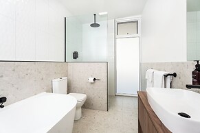 Clare Hillside Apartments