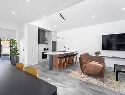 Clare Hillside Apartments