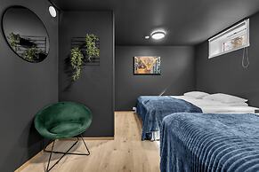 Arctic Homes - Premium Plaza