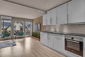 Arctic Homes - Premium Plaza