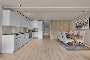 Arctic Homes - Premium Plaza